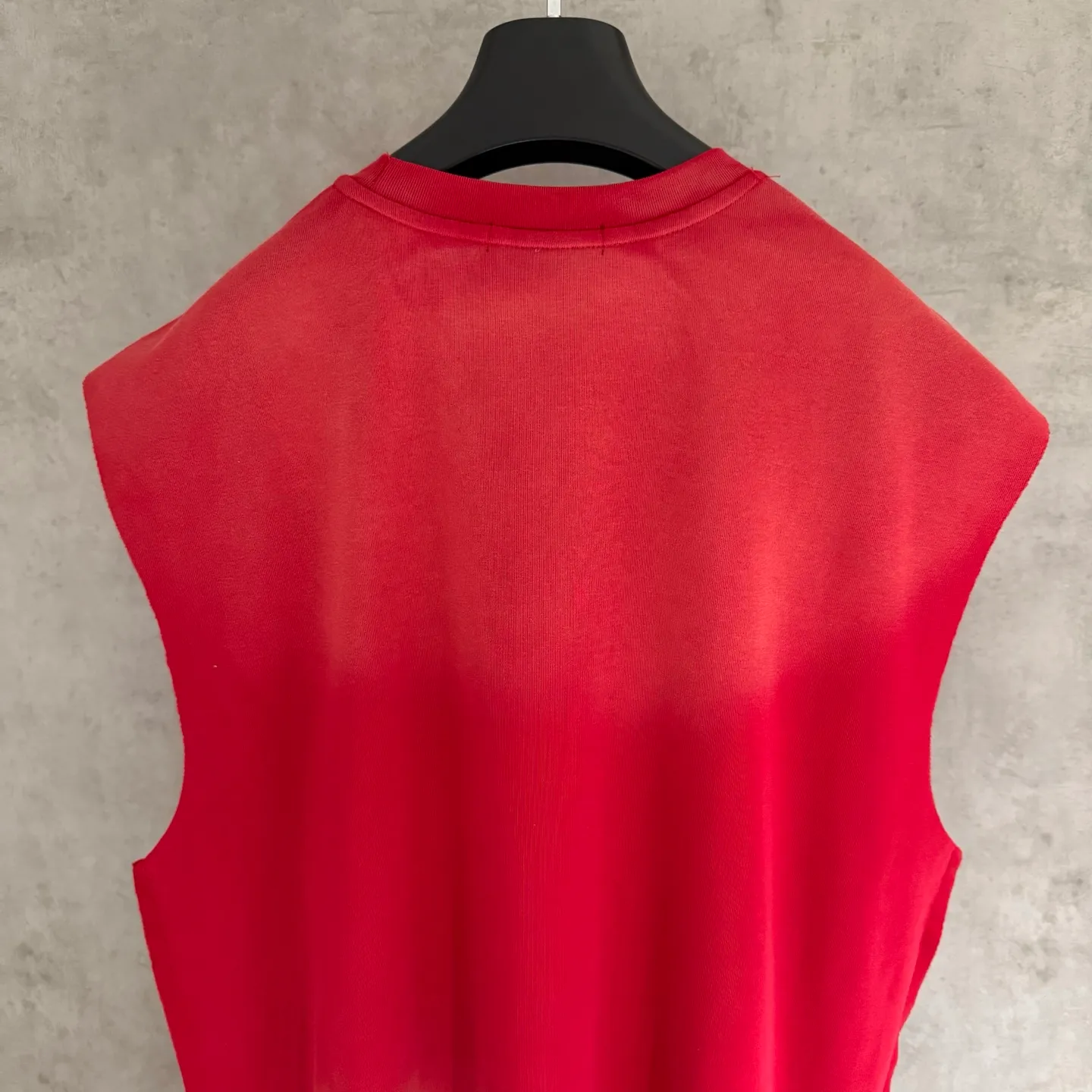 🅿️200 [Strict quality control] CH Crow Heart Sleeveless Round Neck T-shirt 320g heavy-duty composite fabric The upper body is wide and stylish Ice-feeling experience on the inside Waist side splicing tailoring Spray horse slip plus burning process The oversize version highlights the trendy design Size: L-4XL